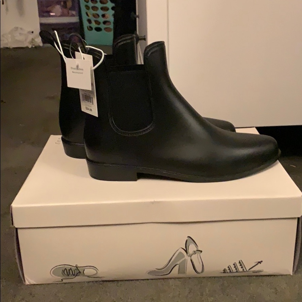 Matte rain boots!